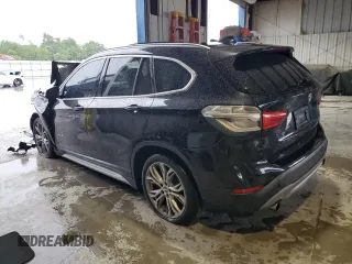 2017 BMW X1 xDrive28i z VIN WBXHT3Z39H4A57395, wystawiony jako Copart lot #56357845 z przebiegiem Nie podano mil oraz Szkody całkowita. Historia ofert i sprzedaży dostępna na DreamBid. Obrazek 2.