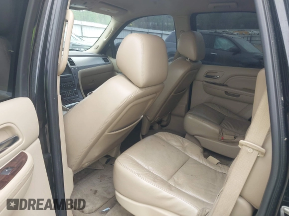 2010 Cadillac Escalade z VIN 1GYUCAEF1AR264105, wystawiony jako IAAI lot #41882488 z przebiegiem 190 113 mil mil oraz . Historia ofert i sprzedaży dostępna na DreamBid. Obrazek 12.
