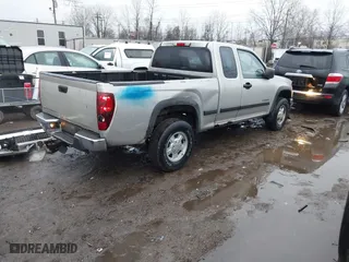2005 Chevrolet Colorado LS Z71 with VIN 1GCDT196X58226139, listed as a IAAI auction lot 41520635 with 266,274 mi miles. Bid and sale history available at carsss.com. Image 4.