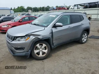 2017 Jeep Compass Latitude z VIN 3C4NJDBB7HT666425, wystawiony jako Copart lot #60802455 z przebiegiem 44 713 mil mil oraz Szkoda całkowita • Salvage title. Historia ofert i sprzedaży dostępna na DreamBid. Obrazek 1.