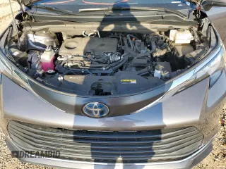 2022 Toyota Sienna XLE with VIN 5TDYRKEC6NS090587, listed as a Copart auction lot 51819805 with Not Provided miles and Salvage Title. Bid and sale history available at DreamBid. Image 13.