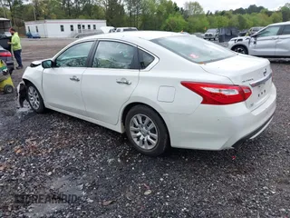 2016 Nissan Altima SR with VIN 1N4AL3AP7GC205080, listed as a IAAI auction lot 41974212 with 61,858 mi miles and . Bid and sale history available at DreamBid. Image 3.