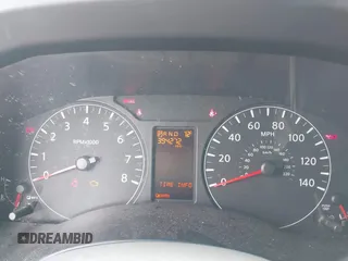 2013 Nissan NV Cargo SV z VIN 1N6BF0LY9DN112245, wystawiony jako IAAI lot #39354014 z przebiegiem 394 272 mil mil oraz . Historia ofert i sprzedaży dostępna na DreamBid. Obrazek 7.