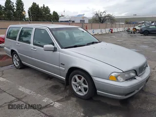 1998 Volvo V70 GLT with VIN YV1LW5678W2507748, listed as a IAAI auction lot 41911506 with 214,463 mi miles. Bid and sale history available at carsss.com. Image 1.