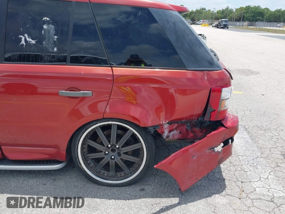 2008 Land Rover Range Rover Sport HSE with VIN SALSK25468A145794, listed as a IAAI auction lot 42123149 with 172,241 mi miles. Bid and sale history available at carsss.com. Image 6.