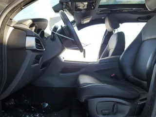 2018 Jaguar F-Pace 20d Premium with VIN SADCJ2FN2JA260943, listed as a Copart auction lot 83870134 with 84,396 mi miles and Salvage Title. Bid and sale history available at DreamBid. Image 7.