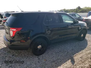 2015 Ford Utility Police Interceptor with VIN 1FM5K8ARXFGC68609, listed as a Copart auction lot 70472644 with 128,891 mi miles and Salvage Title. Bid and sale history available at carsss.com. Image 3.