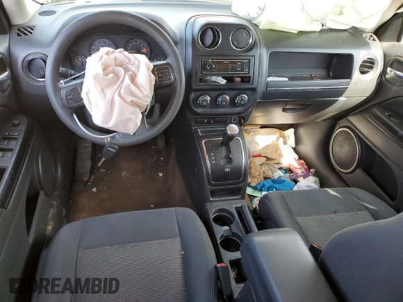 2014 Jeep Patriot Sport z VIN 1C4NJPBAXED545771, wystawiony jako Copart lot #53090775 z przebiegiem 128 427 mil mil oraz Szkoda całkowita • Salvage title. Historia ofert i sprzedaży dostępna na DreamBid. Obrazek 8.