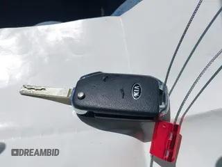 2021 Kia Sorento LX z VIN 5XYRG4LC7MG053164, wystawiony jako IAAI lot #42147600 z przebiegiem 85 481 mil mil oraz . Historia ofert i sprzedaży dostępna na DreamBid. Obrazek 11.