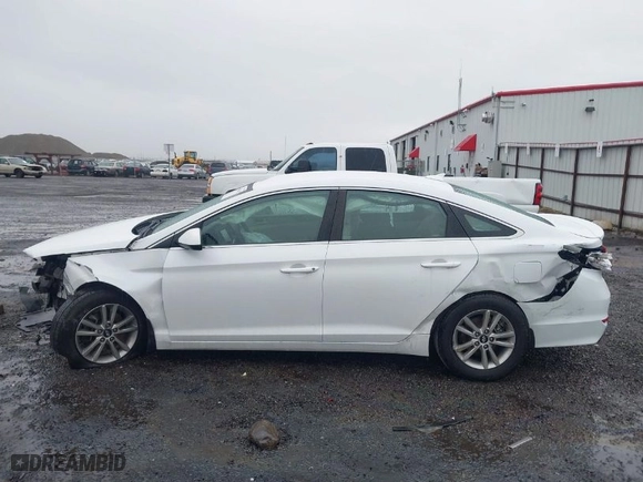 2016 Hyundai Sonata 2.4L SE with VIN 5NPE24AF2GH341102, listed as a IAAI auction lot 41976631 with 90,477 mi miles. Bid and sale history available at carsss.com. Image 15.