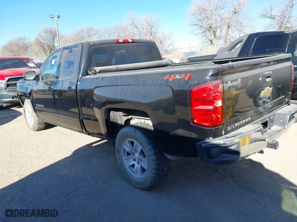 2018 Chevrolet Silverado 1500 LT with VIN 1GCVKREH1JZ183201, listed as a IAAI auction lot 41442397 with 93,531 mi miles. Bid and sale history available at carsss.com. Image 3.