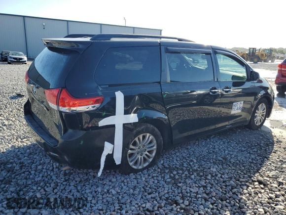 2012 Toyota Sienna XLE AAS z VIN 5TDYK3DC1CS220347, wystawiony jako Copart lot #65015615 z przebiegiem 168 629 mil mil oraz Szkoda całkowita • Salvage title. Historia ofert i sprzedaży dostępna na DreamBid. Obrazek 3.