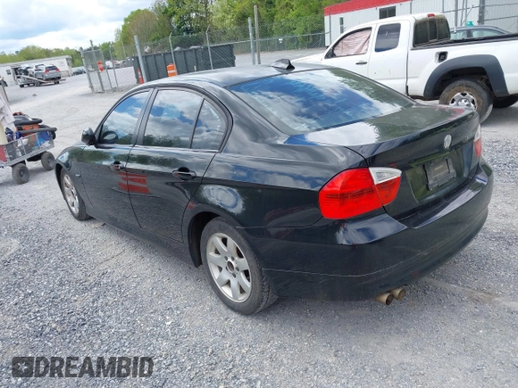 2007 BMW 3 Series 328i with VIN WBAVA335X7PV64572, listed as a IAAI auction lot 42159689 with 209,335 mi miles and . Bid and sale history available at DreamBid. Image 3.