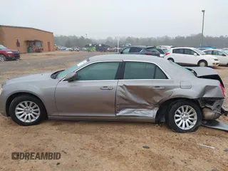 2014 Chrysler 300 z VIN 2C3CCAAG5EH200370, wystawiony jako IAAI lot #41938110 z przebiegiem 83 861 mil mil oraz . Historia ofert i sprzedaży dostępna na DreamBid. Obrazek 13.