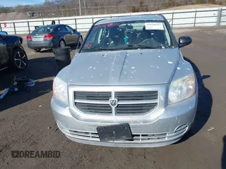 2008 Dodge Caliber SE z VIN 1B3HB28B48D756158, wystawiony jako IAAI lot #41660247 z przebiegiem 91 017 mil mil oraz . Historia ofert i sprzedaży dostępna na DreamBid. Obrazek 12.