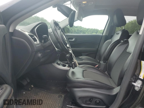 2019 Jeep Compass Latitude с VIN 3C4NJDBB8KT839196, выставлен на аукционе Copart как лот 63971645 с пробегом 42 691 миль миль и Списание • Salvage title. История ставок и продаж доступна на DreamBid. Изображение 7.