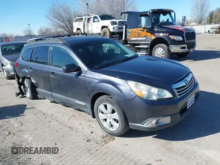 2011 Subaru Outback Premium z VIN 4S4BRBCC0B3356008, wystawiony jako IAAI lot #41676135 z przebiegiem 151 316 mil mil oraz . Historia ofert i sprzedaży dostępna na DreamBid. Obrazek 1.
