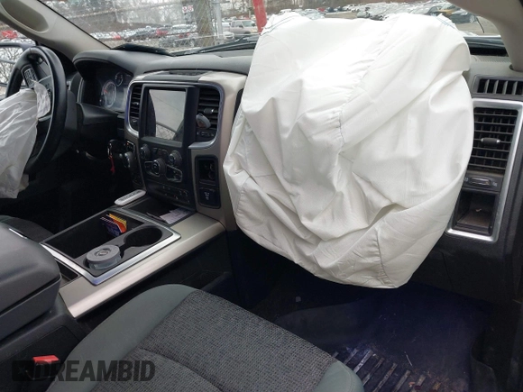 2015 Ram 1500 Big Horn z VIN 1C6RR7GT1FS537244, wystawiony jako IAAI lot #41283487 z przebiegiem 104 713 mil mil oraz . Historia ofert i sprzedaży dostępna na DreamBid. Obrazek 5.