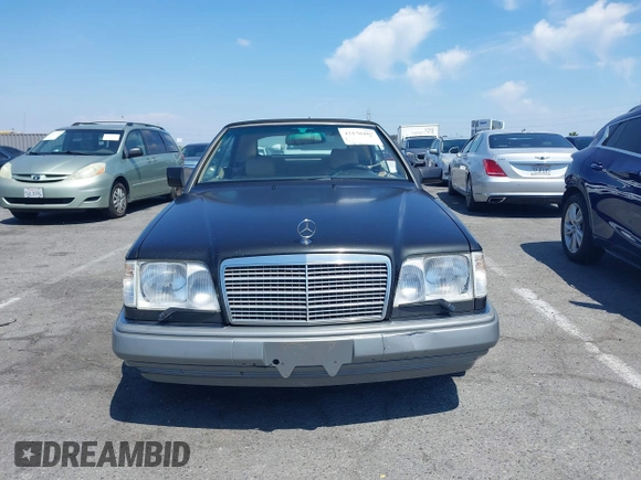 1994 Mercedes-Benz E 320 with VIN WDBEA66E7RC004579, listed as a IAAI auction lot 42170487 with 118,530 mi miles and . Bid and sale history available at DreamBid. Image 12.
