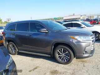 2019 Toyota Highlander SE with VIN 5TDJZRFH7KS950268, listed as a IAAI auction lot 40516162 with 37,868 mi miles. Bid and sale history available at carsss.com. Image 13.