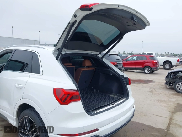 2021 Audi Q3 S line Premium with VIN WA1DECF38M1075416, listed as a IAAI auction lot 41582497 with 78,417 mi miles. Bid and sale history available at carsss.com. Image 18.