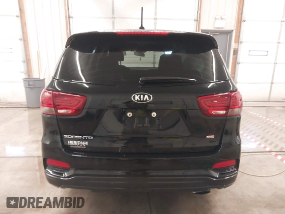 2020 Kia Sorento LX with VIN 5XYPG4A31LG688390, listed as a IAAI auction lot 41584820 with 116,916 mi miles. Bid and sale history available at carsss.com. Image 16.