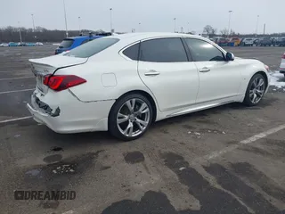 2019 Infiniti Q70 Luxe with VIN JN1BY1PP2KM685045, listed as a IAAI auction lot 41477367 with 54,094 mi miles and . Bid and sale history available at DreamBid. Image 4.