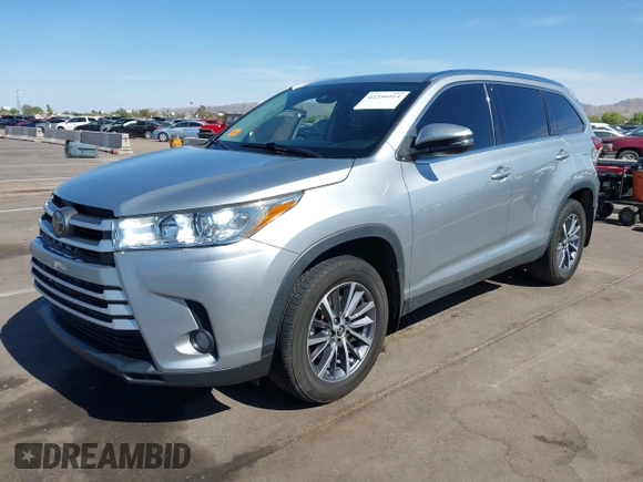 2019 Toyota Highlander SE z VIN 5TDJZRFH4KS580932, wystawiony jako IAAI lot #42250414 z przebiegiem 52 437 mil mil oraz . Historia ofert i sprzedaży dostępna na DreamBid. Obrazek 17.