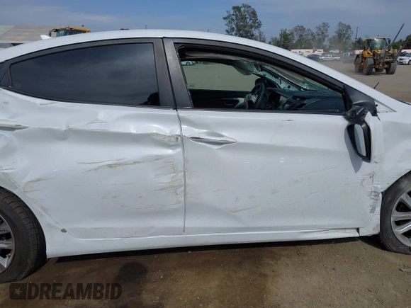 2015 Hyundai Elantra SE с VIN 5NPDH4AE7FH592021, выставлен на аукционе IAAI как лот 42251541 с пробегом Не указан миль и . История ставок и продаж доступна на DreamBid. Изображение 19.