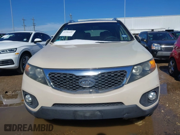 2012 Kia Sorento EX with VIN 5XYKU4A23CG205699, listed as a IAAI auction lot 41384287 with 205,303 mi miles. Bid and sale history available at carsss.com. Image 6.
