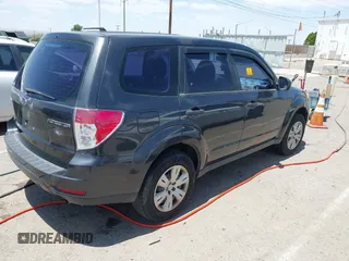 2009 Subaru Forester X с VIN JF2SH61629H763757, выставлен на аукционе IAAI как лот 42506674 с пробегом 193 432 миль миль и . История ставок и продаж доступна на DreamBid. Изображение 4.