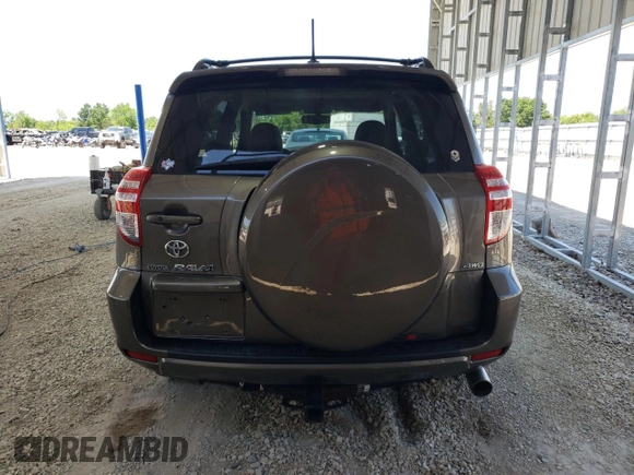 2010 Toyota RAV4 Limited z VIN 2T3DK4DV7AW018310, wystawiony jako Copart lot #57828855 z przebiegiem 141 305 mil mil oraz Szkoda całkowita • Salvage title. Historia ofert i sprzedaży dostępna na DreamBid. Obrazek 6.