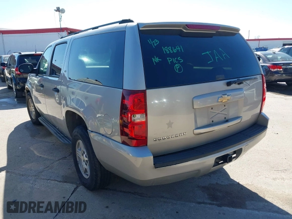 2007 Chevrolet Suburban LT with VIN 1GNFK16397R188641, listed as a IAAI auction lot 41476819 with 209,792 mi miles. Bid and sale history available at carsss.com. Image 3.