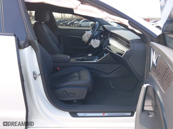 2019 Audi A7 Premium Plus with VIN WAUU2AF27KN116258, listed as a IAAI auction lot 41884777 with 56,871 mi miles. Bid and sale history available at carsss.com. Image 5.