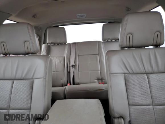 2010 Lincoln Navigator z VIN 5LMJJ2J57AEJ07227, wystawiony jako Copart lot #50965705 z przebiegiem 222 731 mil mil oraz Nie do naprawy • Non repairable. Historia ofert i sprzedaży dostępna na DreamBid. Obrazek 10.