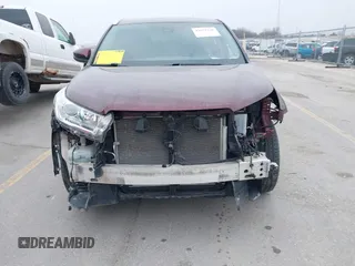2019 Toyota Highlander SE with VIN 5TDJZRFH8KS993713, listed as a IAAI auction lot 42021246 with 122,078 mi miles and . Bid and sale history available at DreamBid. Image 17.