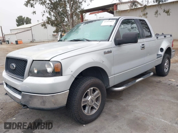 2005 Ford F-150 XLT z VIN 1FTPX04595KC18420, wystawiony jako IAAI lot #41493863 z przebiegiem 181 395 mil mil oraz . Historia ofert i sprzedaży dostępna na DreamBid. Obrazek 17.