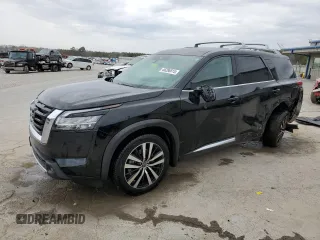 2023 Nissan Pathfinder Platinum z VIN 5N1DR3DH5PC251674, wystawiony jako Copart lot #46286515 z przebiegiem 40 338 mil mil oraz Szkoda całkowita • Salvage title. Historia ofert i sprzedaży dostępna na DreamBid. Obrazek 1.