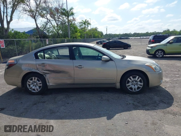 2010 Nissan Altima SL z VIN 1N4AL2AP3AN528824, wystawiony jako IAAI lot #42290404 z przebiegiem 115 014 mil mil oraz . Historia ofert i sprzedaży dostępna na DreamBid. Obrazek 14.