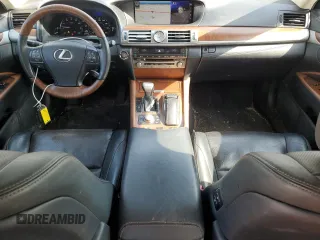 2016 Lexus LS 460 with VIN JTHCL5EF2G5026822, listed as a Copart auction lot 54419325 with 84,132 mi miles and Clean title. Bid and sale history available at DreamBid. Image 8.