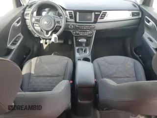 2017 Kia Niro FE with VIN KNDCB3LC3H5073697, listed as a Copart auction lot 83549084 with 133,696 mi miles and Salvage Title. Bid and sale history available at carsss.com. Image 8.