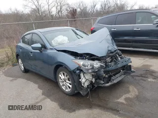 2015 Mazda 3 i Grand Touring z VIN 3MZBM1M75FM225026, wystawiony jako IAAI lot #41510336 z przebiegiem Nie podano mil oraz . Historia ofert i sprzedaży dostępna na DreamBid. Obrazek 1.