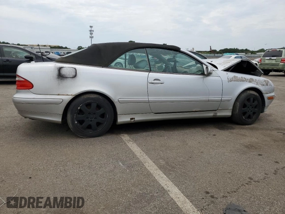 2001 Mercedes-Benz CLK 320 z VIN WDBLK65G21T069416, wystawiony jako Copart lot #52275545 z przebiegiem Nie podano mil oraz Nie do naprawy. Historia ofert i sprzedaży dostępna na DreamBid. Obrazek 3.