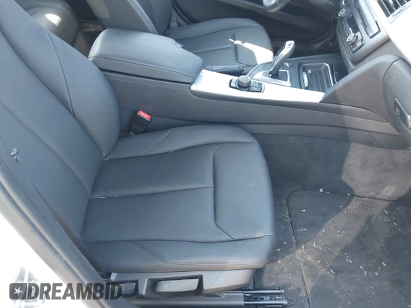 2014 BMW 3 Series 320i with VIN WBA3B1C50EK132169, listed as a IAAI auction lot 41570678 with 28,871 mi miles. Bid and sale history available at carsss.com. Image 5.
