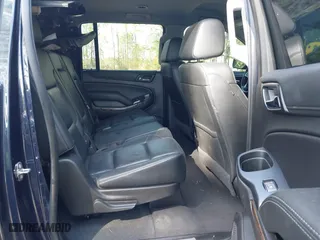 2019 Chevrolet Suburban LT with VIN 1GNSKHKC5KR333566, listed as a IAAI auction lot 41996940 with 95,807 mi miles. Bid and sale history available at carsss.com. Image 8.