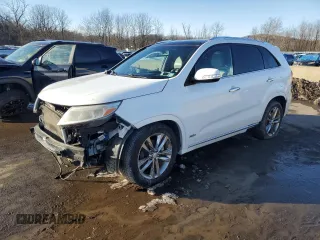 2014 Kia Sorento SX z VIN 5XYKWDA78EG485032, wystawiony jako Copart lot #44433945 z przebiegiem 133 899 mil mil oraz Szkoda całkowita • Salvage title. Historia ofert i sprzedaży dostępna na DreamBid. Obrazek 1.