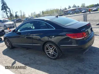 2014 Mercedes-Benz E 350 с VIN WDDKJ5KB8EF247908, выставлен на аукционе IAAI как лот 41916727 с пробегом 179 762 миль миль и . История ставок и продаж доступна на DreamBid. Изображение 15.