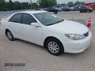 2005 Toyota Camry STD z VIN 4T1BE32K65U583454, wystawiony jako IAAI lot #42480352 z przebiegiem 201 140 mil mil oraz . Historia ofert i sprzedaży dostępna na DreamBid. Obrazek 1.