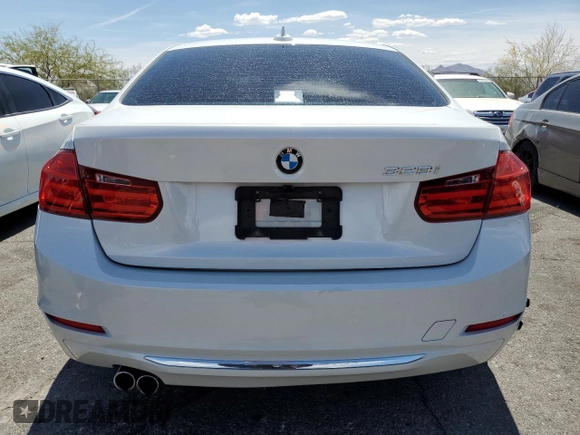 2013 BMW 3 Series 328i z VIN WBA3C1C53DF444720, wystawiony jako Copart lot #54775275 z przebiegiem 71 603 mil mil oraz Szkody całkowita. Historia ofert i sprzedaży dostępna na DreamBid. Obrazek 6.