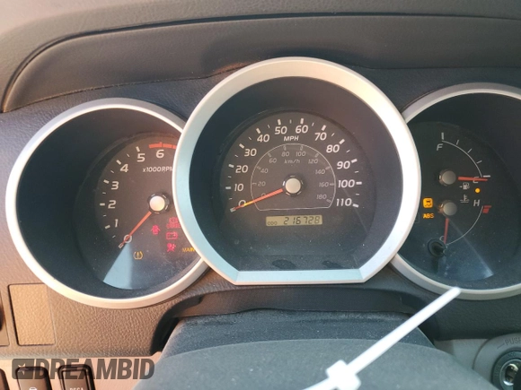 2009 Toyota 4Runner SR5 z VIN JTEZU14R49K023773, wystawiony jako Copart lot #57940625 z przebiegiem 216 728 mil mil oraz Czysty tytuł • Clean title. Historia ofert i sprzedaży dostępna na DreamBid. Obrazek 9.